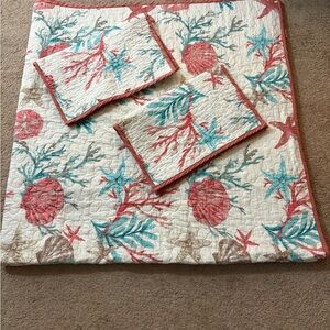Coral and Teal Starfish Quilt Set with 2 Sham Size Full/Queen